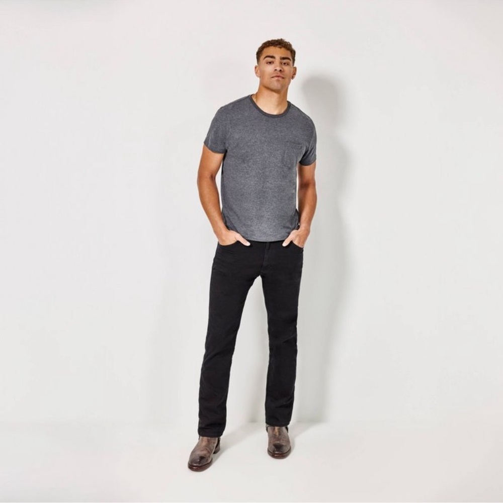 Wrangler Men’s Regular Fit Straight Jeans/ Black Wash 30x32